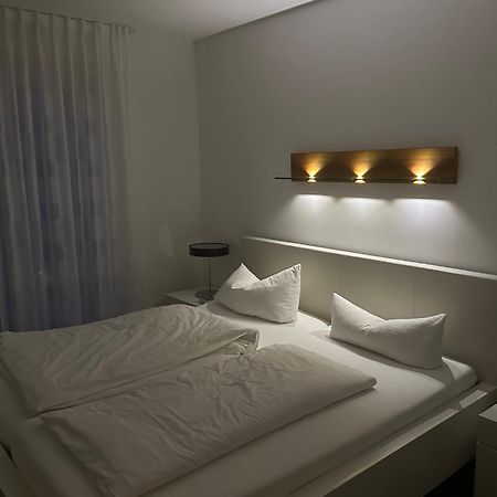 2-Zimmer-Ferienwohnung Mit Hotelservice Und 2 Balkons - Golf, Bike Und Wellness Im Markgraeflerland 巴特贝林根 外观 照片