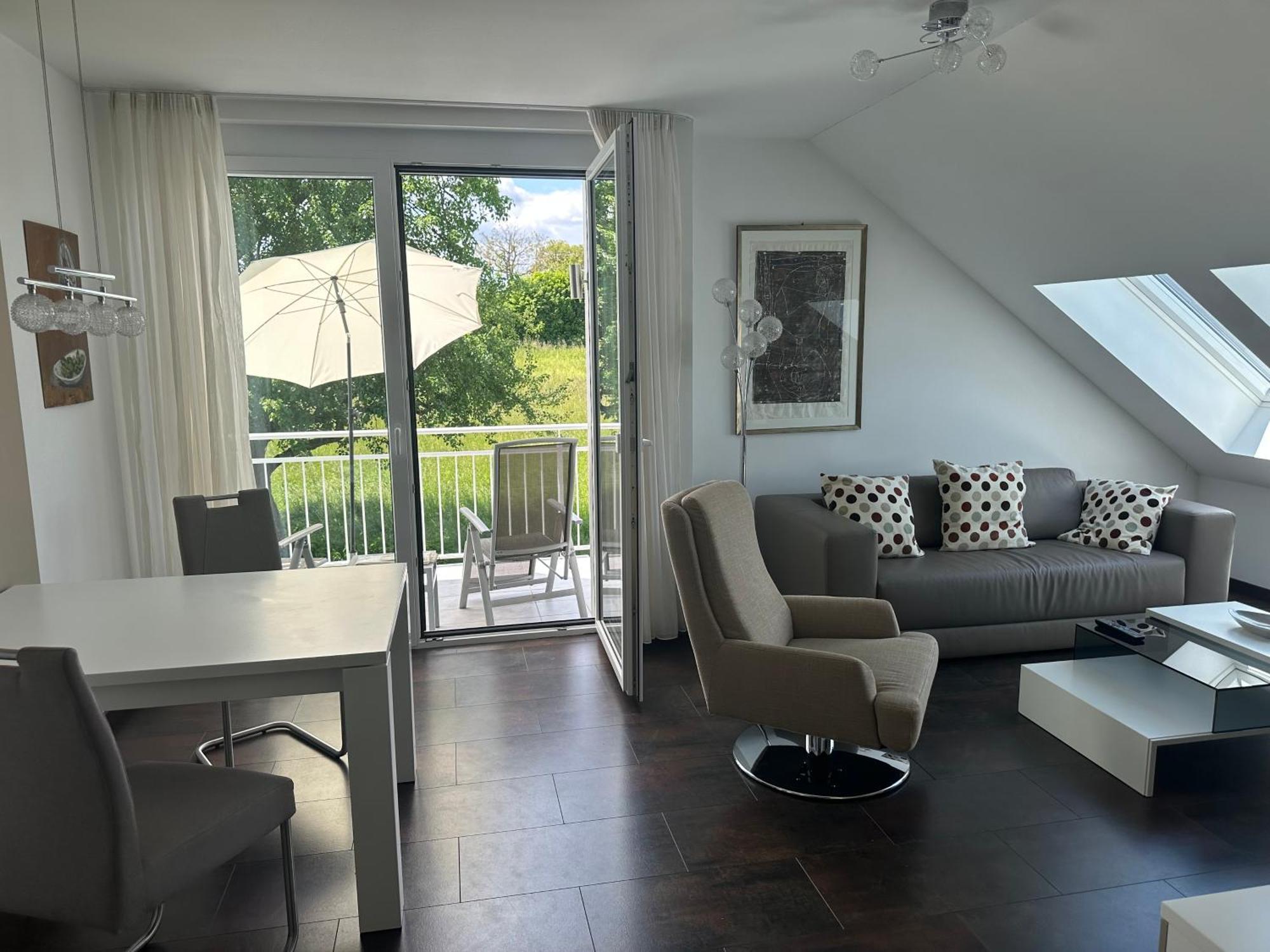 2-Zimmer-Ferienwohnung Mit Hotelservice Und 2 Balkons - Golf, Bike Und Wellness Im Markgraeflerland 巴特贝林根 外观 照片
